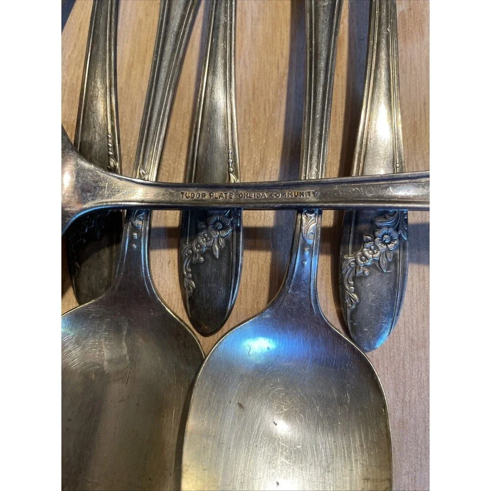 Queen Bess II Oneida Community Tudor Plate Flatware Lot Spoons Forks 32 Pcs